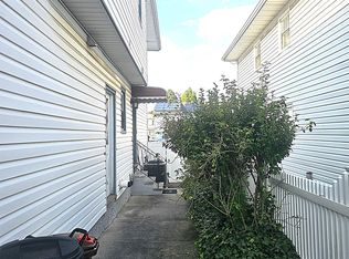79 Bartow St, Staten Island, NY 10308