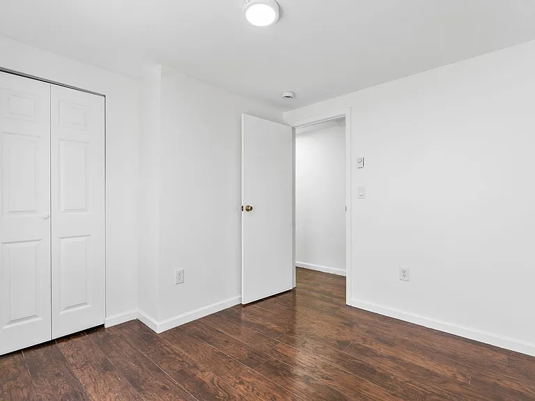 466 Pacific Ave — Photo 16