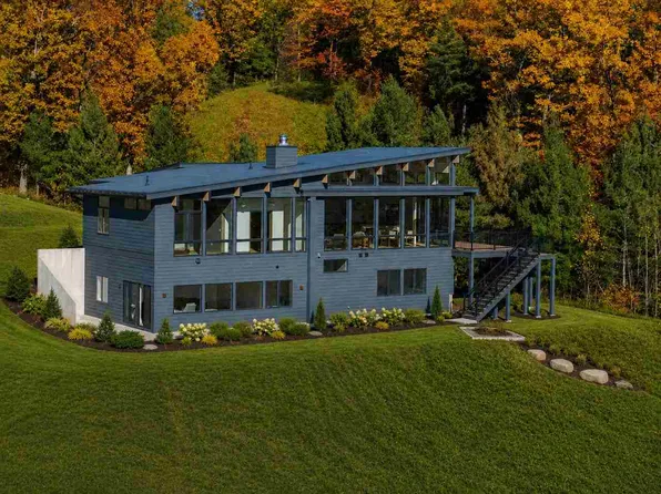 4564 Oak Blf, Walloon Lake, MI 49796