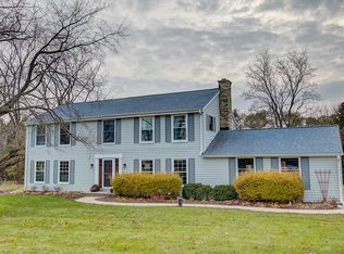 1641 Skyline Dr, Cedarburg, WI 53012