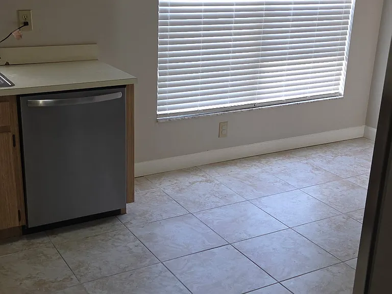 1811 Tarah Trace Dr — Photo 11