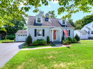 118 Gaymoor Dr, Stamford, CT 06907