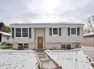 807 Mayfair Dr, Racine, WI 53402