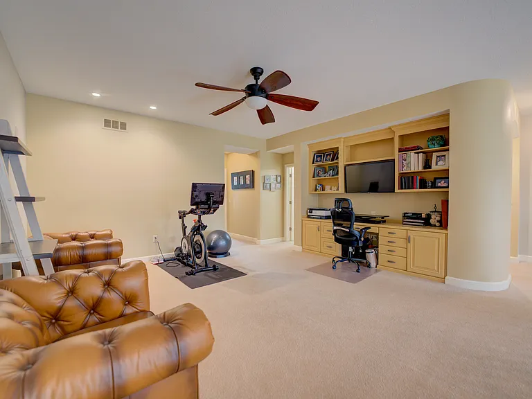 8 Astor Pl — Photo 27