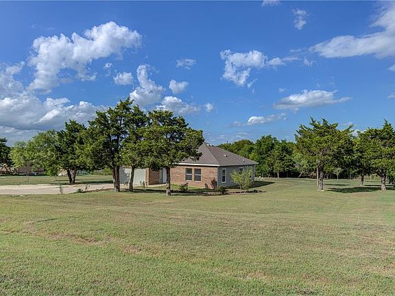 2nd image of 135 Valle Verde Dr