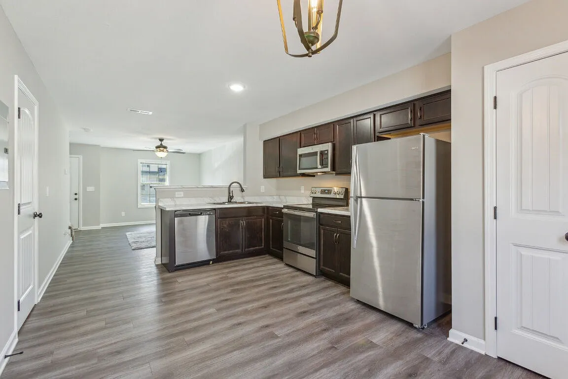 169 Center Pointe Dr — Photo 4