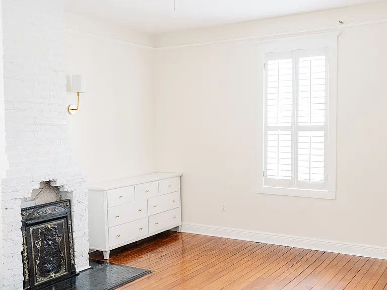 222 N Spring St — Photo 15