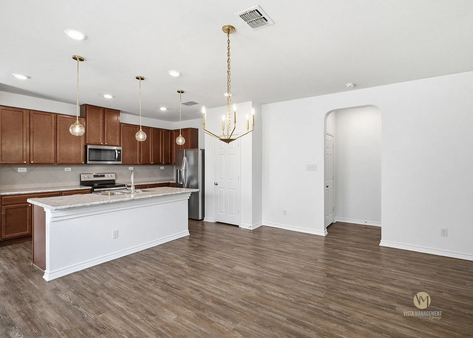 4 bed, 2.0 bath, 1896 sqft, $1,795 — Photo 4
