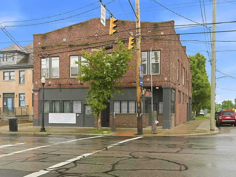 1445 E Main St #A — Photo 2