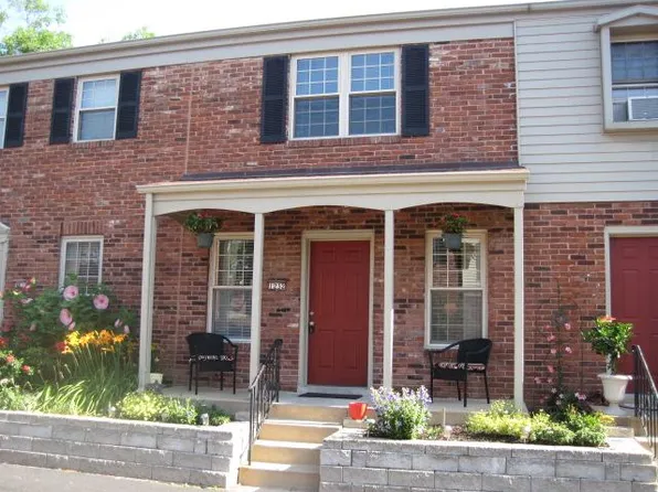 1232 Clarkson Ct #1232, Ballwin, MO 63011
