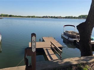 196 Glenview West St, Lake Quivira, KS 66217