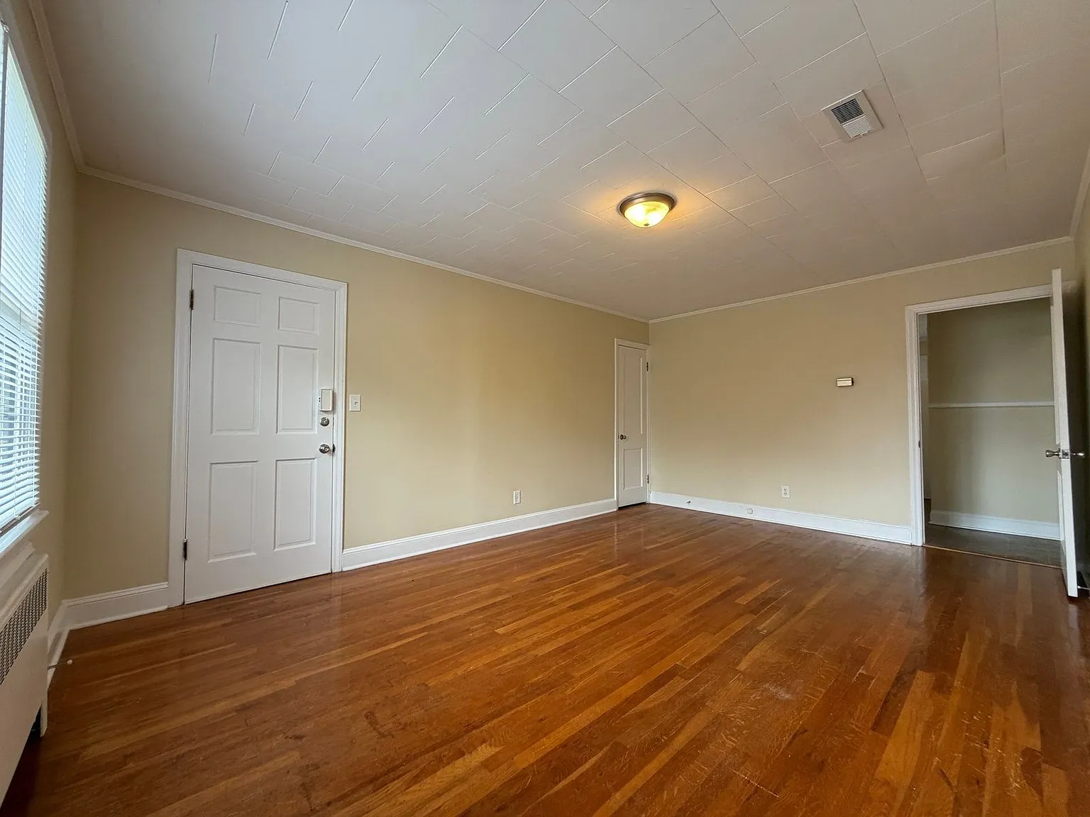2 bed, 1.0 bath, $1,000 — Photo 3