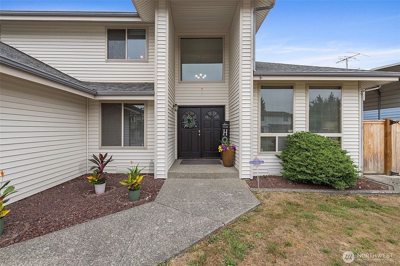 2nd image of 1447 33rd Street SE