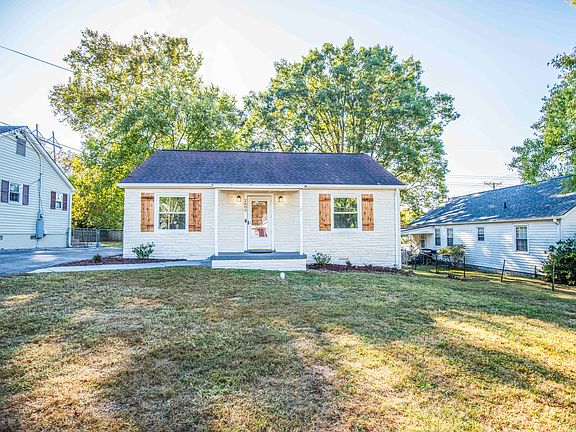 4th image of 2606 Valley View Dr