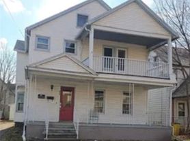 454 Riverside Ave