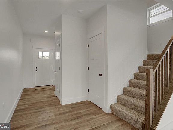 4th image of 120 Feather Dr
