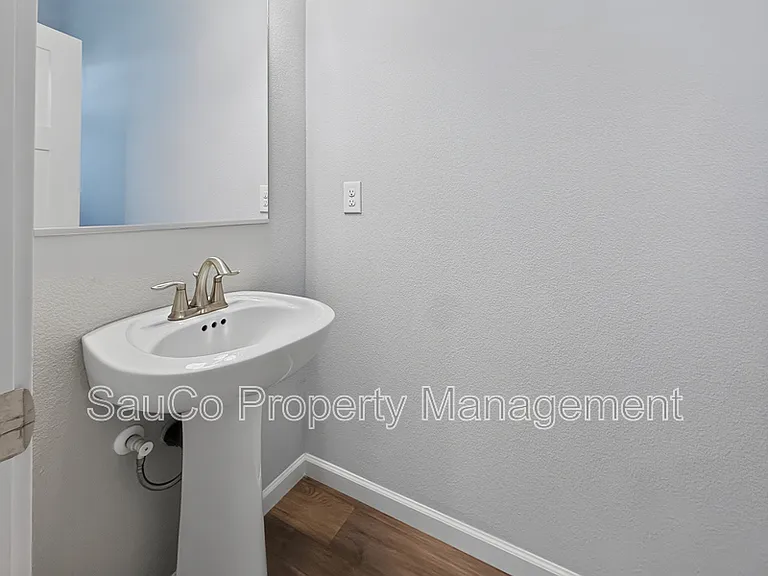 3909 SE Zircon Ln — Photo 7