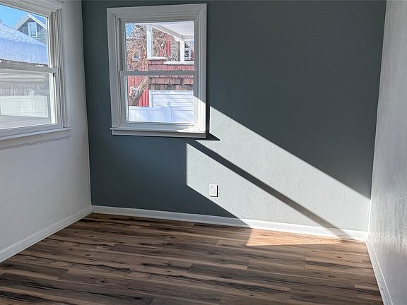 3rd image of 108 S Loder Ave