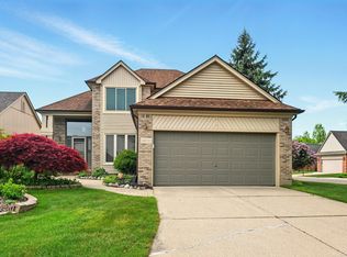 6510 Cross Creek Dr, Washington, MI 48094