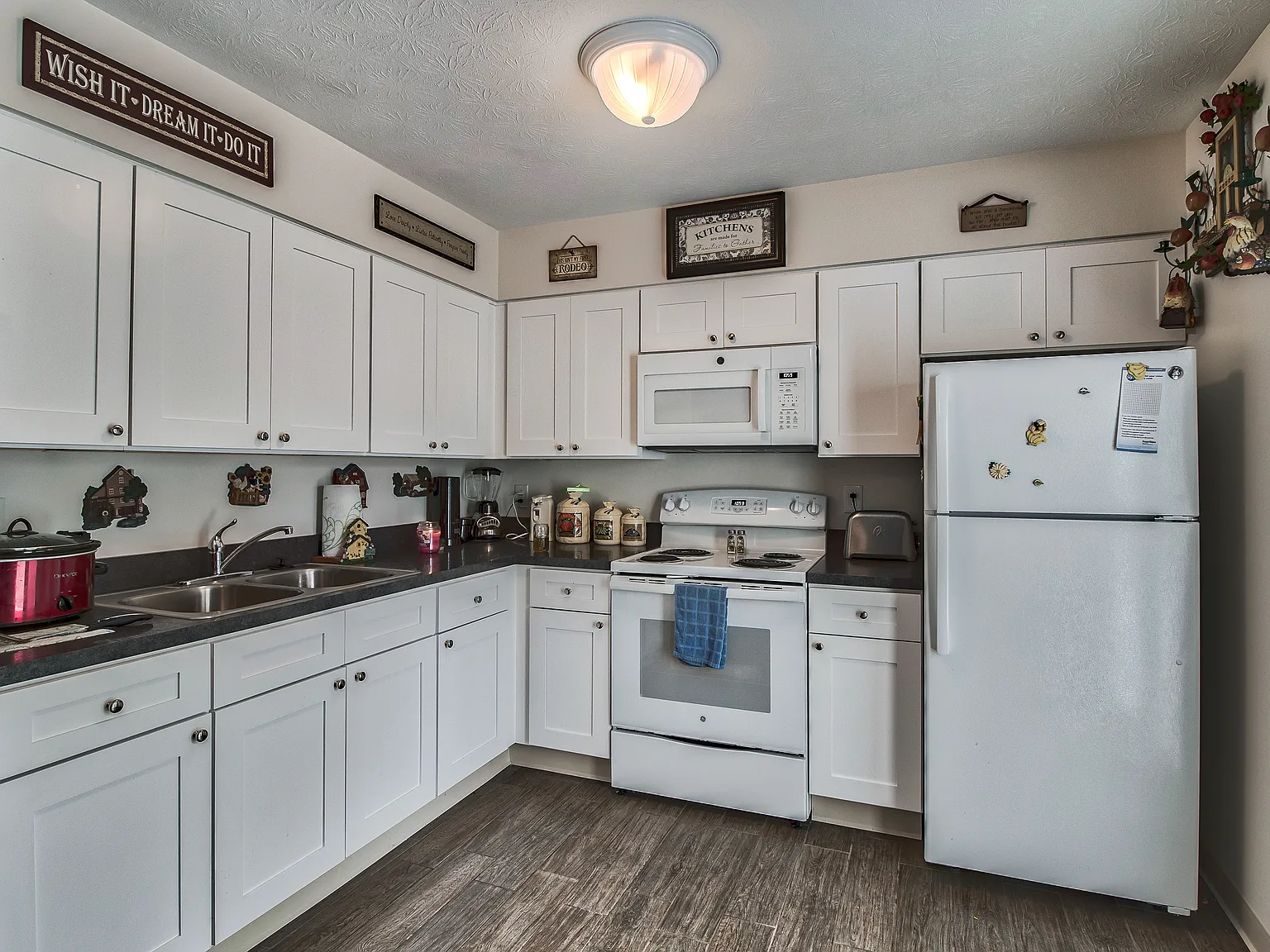 Parkview Place Apartments — Photo 3