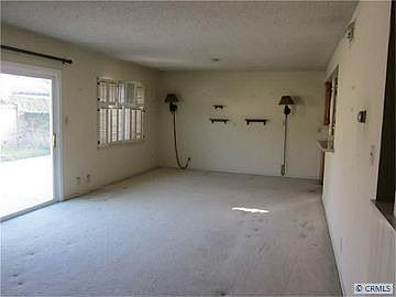 5th image of 400 S Camellia St