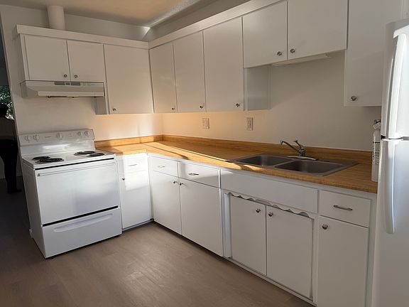 2nd image of 4509 Douglas Macarthur Rd NE #A