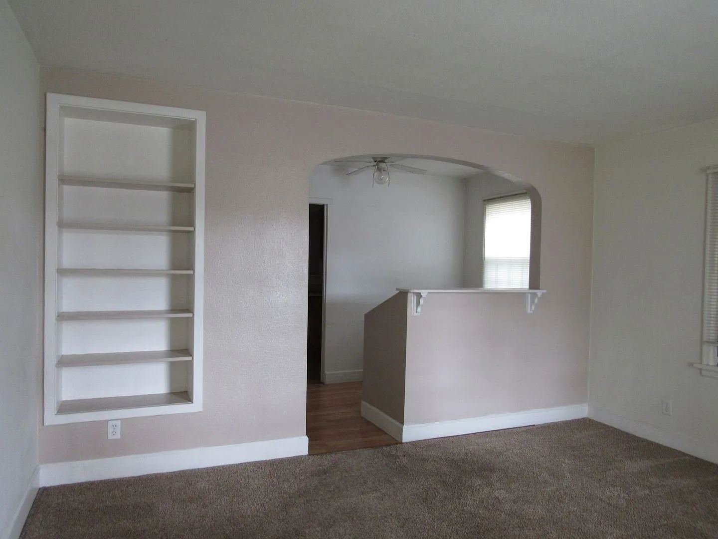 Central/East 2 Bed House w/ Garage — Photo 2