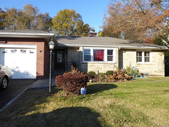2nd image of 12 Laurel Ave
