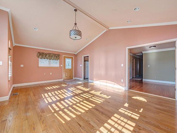 4th image of 1933 Fallon Ave SE