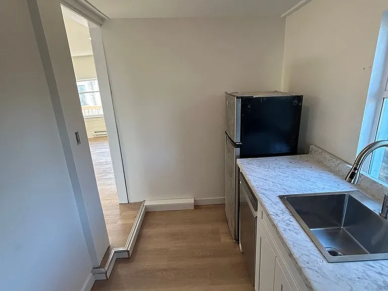 Renovated 1 Bed, 1 Bath apartment in West Seattle Triplex, $1,895/month — Photo 16
