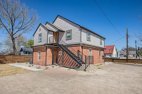 3008 McPherson Ave Photo 1