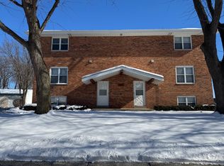 1341 Camden Way APT 4, Waukesha, WI 53186