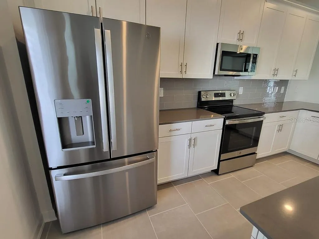 3 bed, 2.5 bath, 1636 sqft, $2,900 — Photo 4
