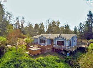 18741 Maple Dr, Brookings, OR 97415