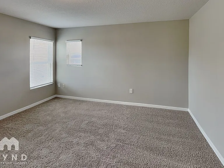 320 Daffodil Ln — Photo 10
