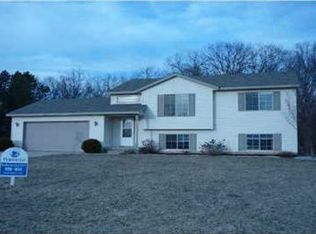 7423 High Timbers Dr, Greenville, MI 48838