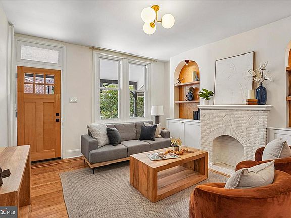 2nd image of 3667 Eveline St