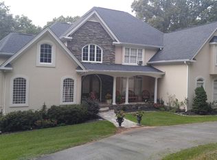 321 Twin Oaks Cir, Bogart, GA 30622