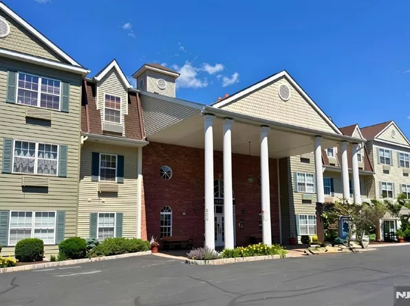 5322 Richmond Rd #322, West Milford, NJ 07480