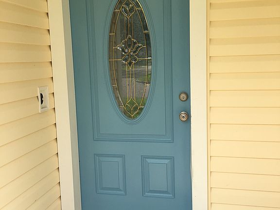2nd image of 8128 Honeysuckle Ln