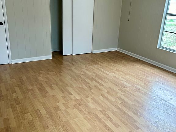 3rd image of 233 WALTON AVE