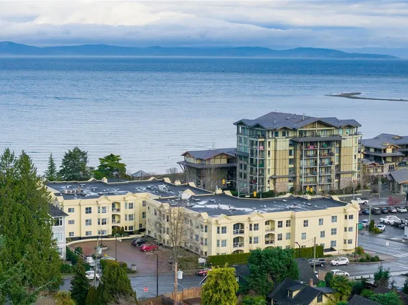 220 Island Hwy W #405, Parksville, BC V9P 2P3