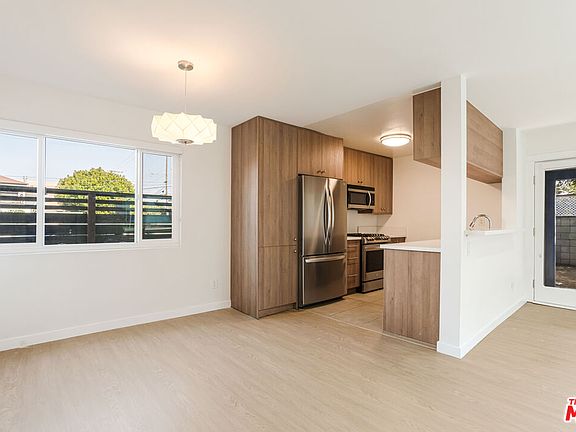 2nd image of 27 Anchorage St