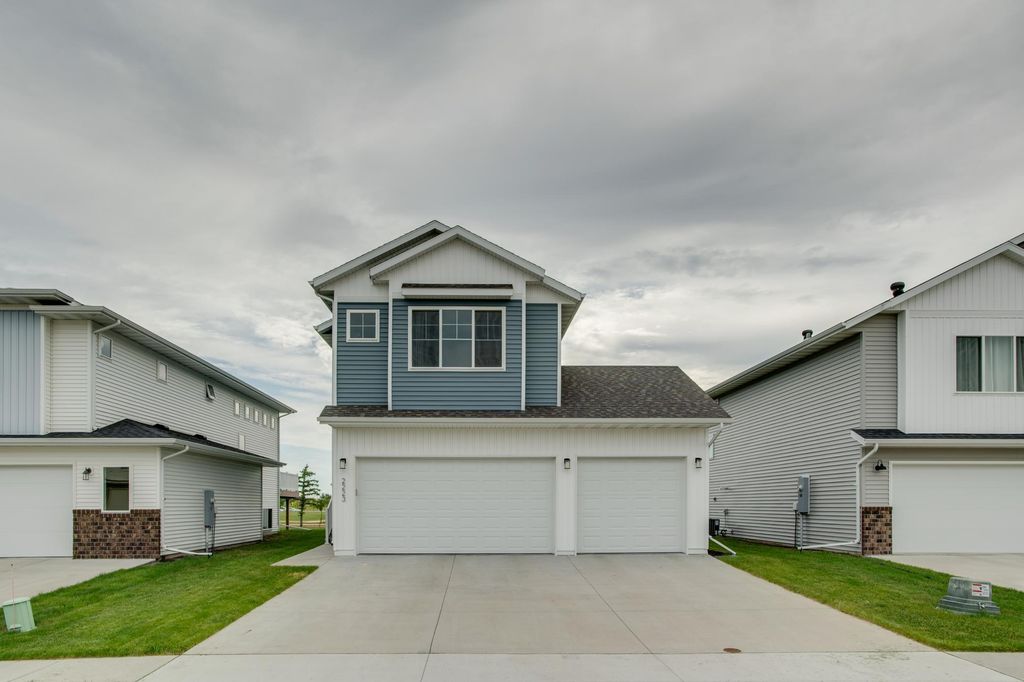 Apartment in West Fargo, Brooks Harbor, Cass - View 2