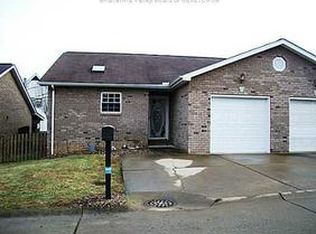 5 Maple Tree Ln, Cross Lanes, WV 25313