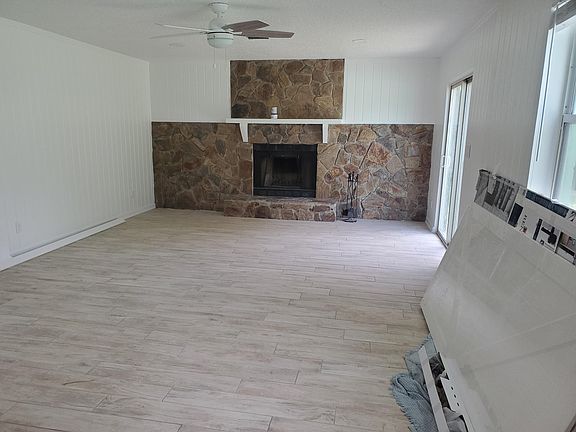 4th image of 610 Holly Dr