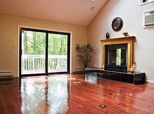 1286 Winchester Way, Bushkill, PA 18324