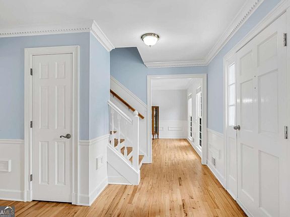 3rd image of 5197 Riverhill Rd NE