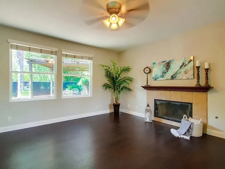 1008 Crystal Springs Pl — Photo 5