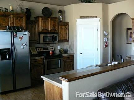 5th image of 2540 W Lincoln Ave